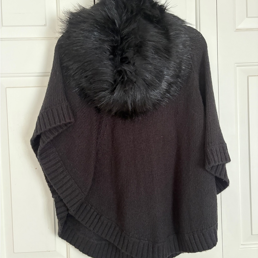 Michael Kors Elegant Black Faux Fur Trimmed Sweater cape size small